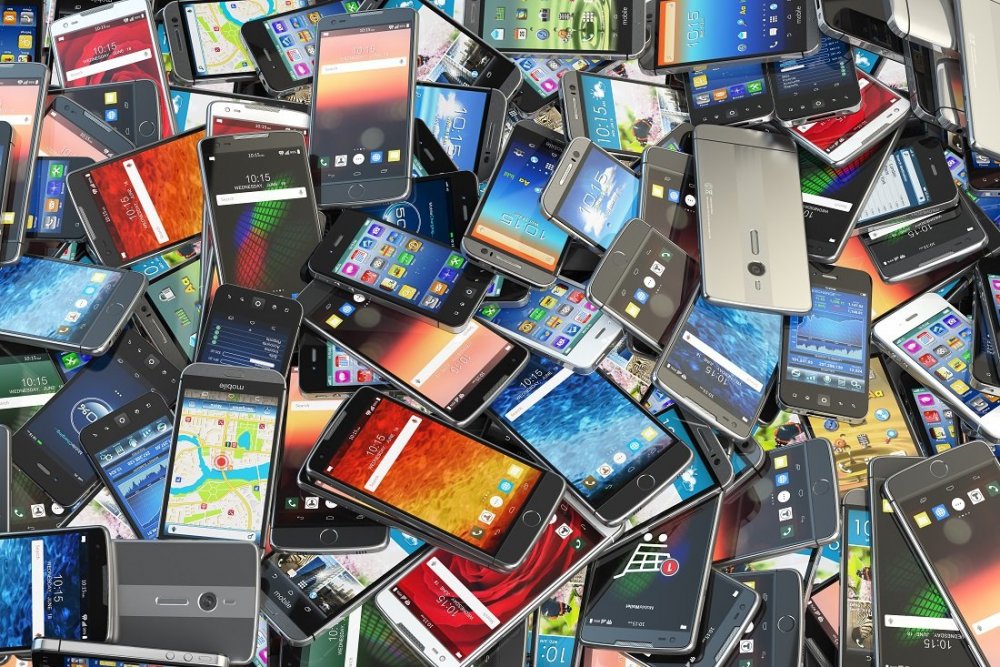 pile-of-smartphones.jpg