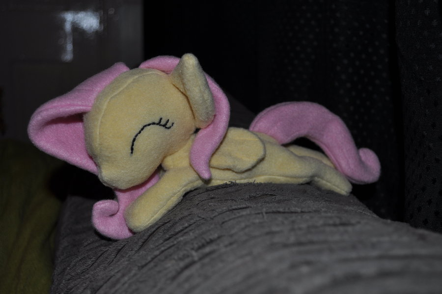 img-1070497-1-fluttershy_beanie_by_blind