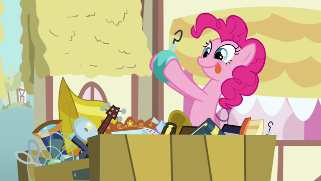640px-Pinkie_Playing_With_Crankys_Stuff_