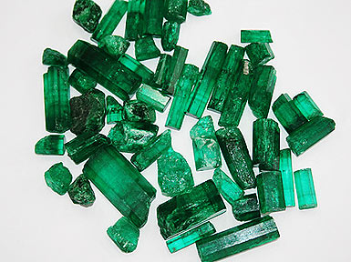loose-emeralds.jpg