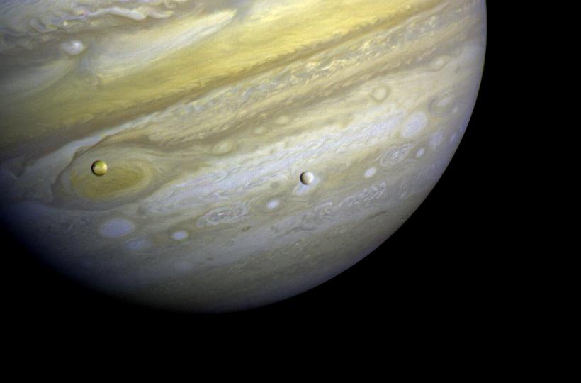 img-1839273-2-Voyager_1_Jupiter_Io_Europ