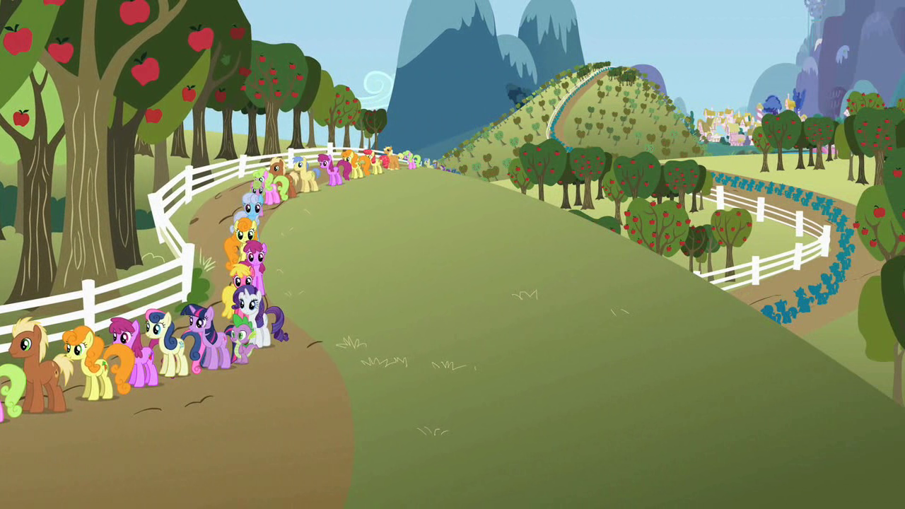 A_lot_of_ponies_in_line_for_cider_S2E15.