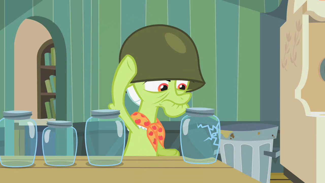 Granny_Smith_inspecting_jars_2_S2E12.png