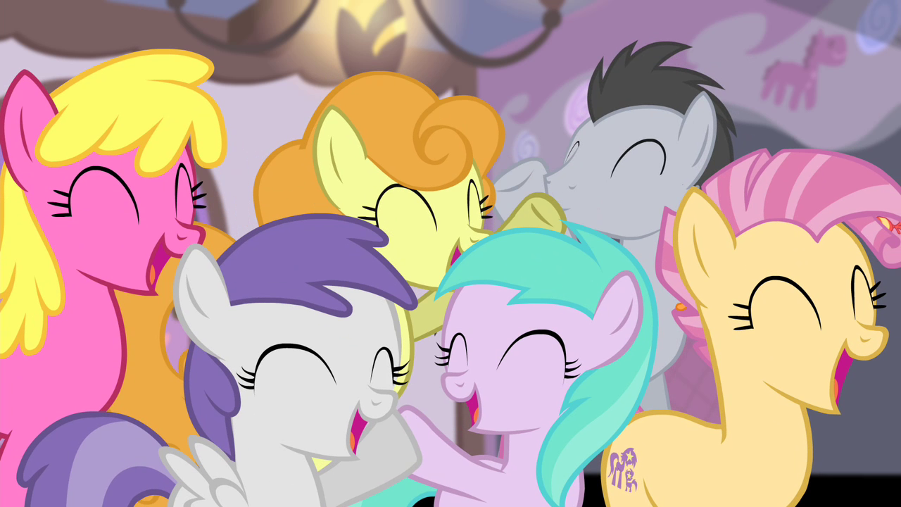 Ponies_cheering_for_Fluttershy_S4E14.png