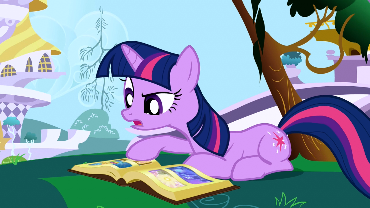 Twilight_Sparkle_reading_book_S1E01.png