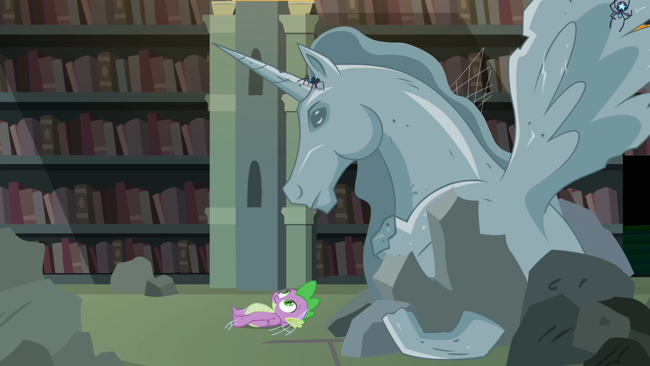Spike_sees_an_alicorn_horse_statue_S4E03