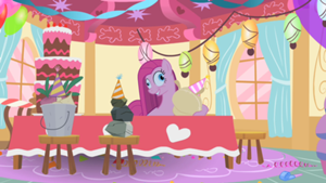 300px-Crazy_Pinkie_S01E25.png