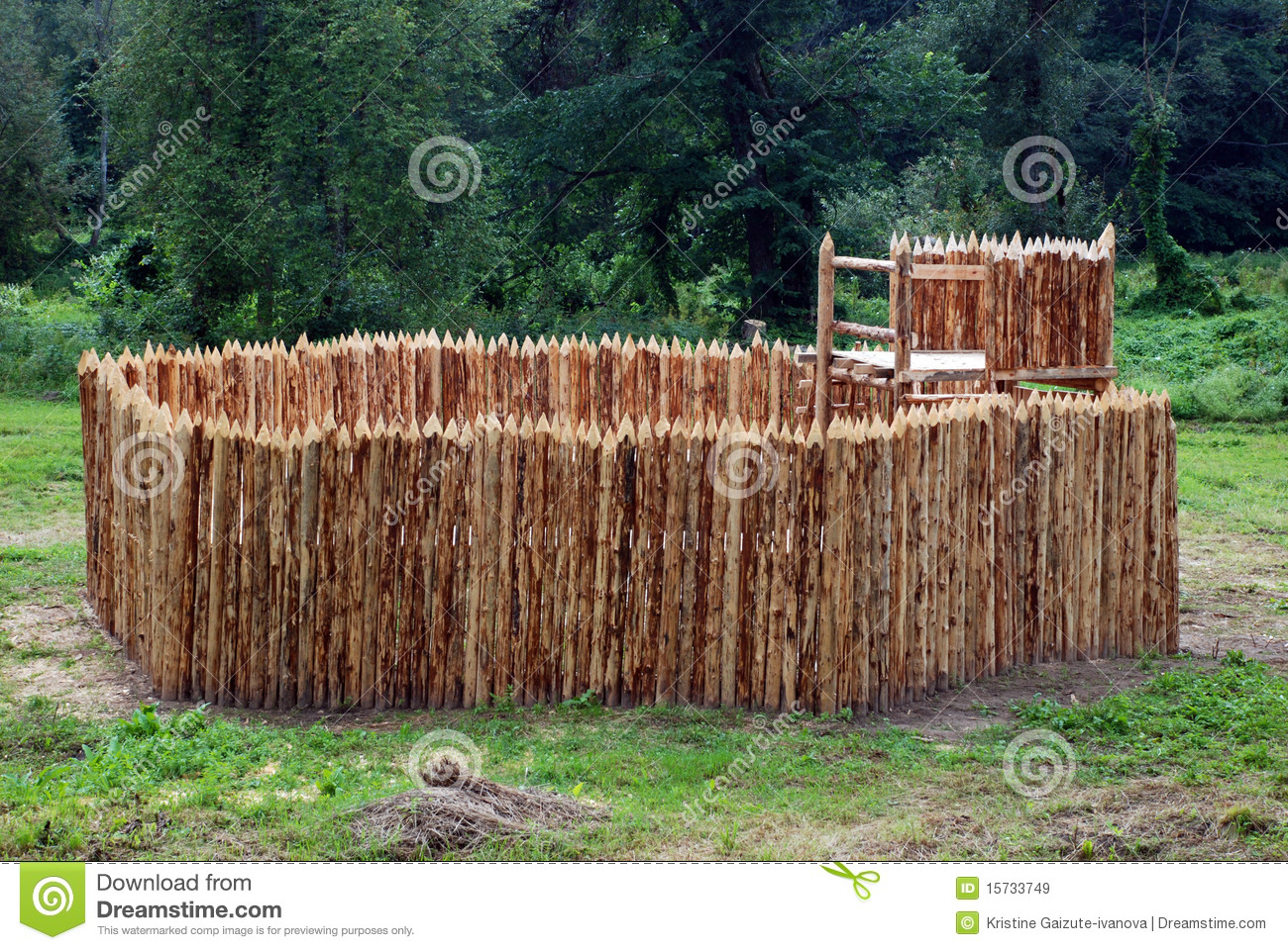 wooden-fort-15733749.jpg