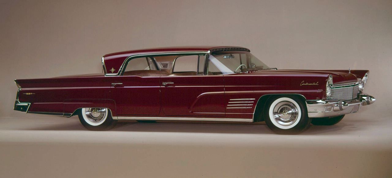 1960_Lincoln_Continental_Mark_V.jpg