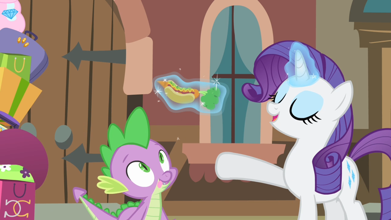 Rarity_presents_a_hot_dog_to_Spike_S4E08