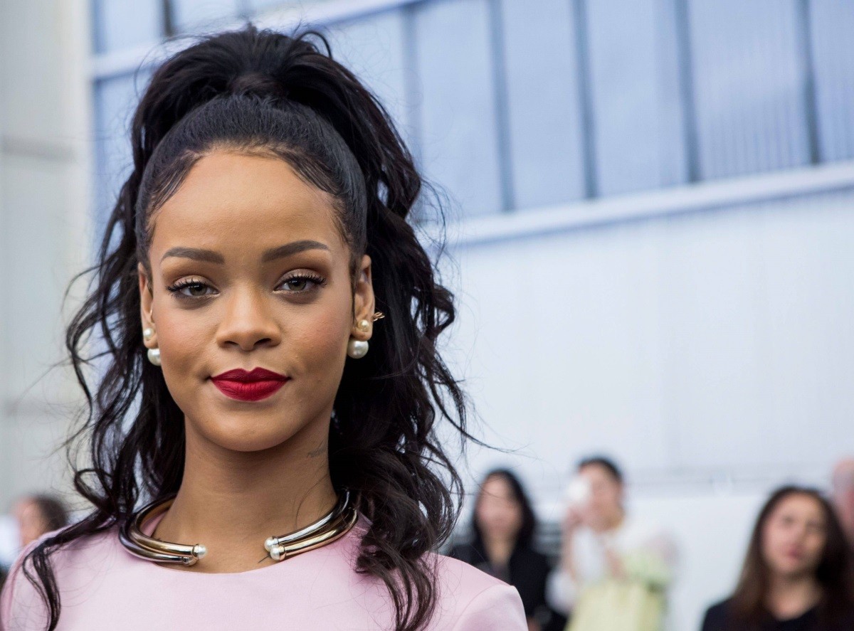 Rihanna-2015-2.jpg