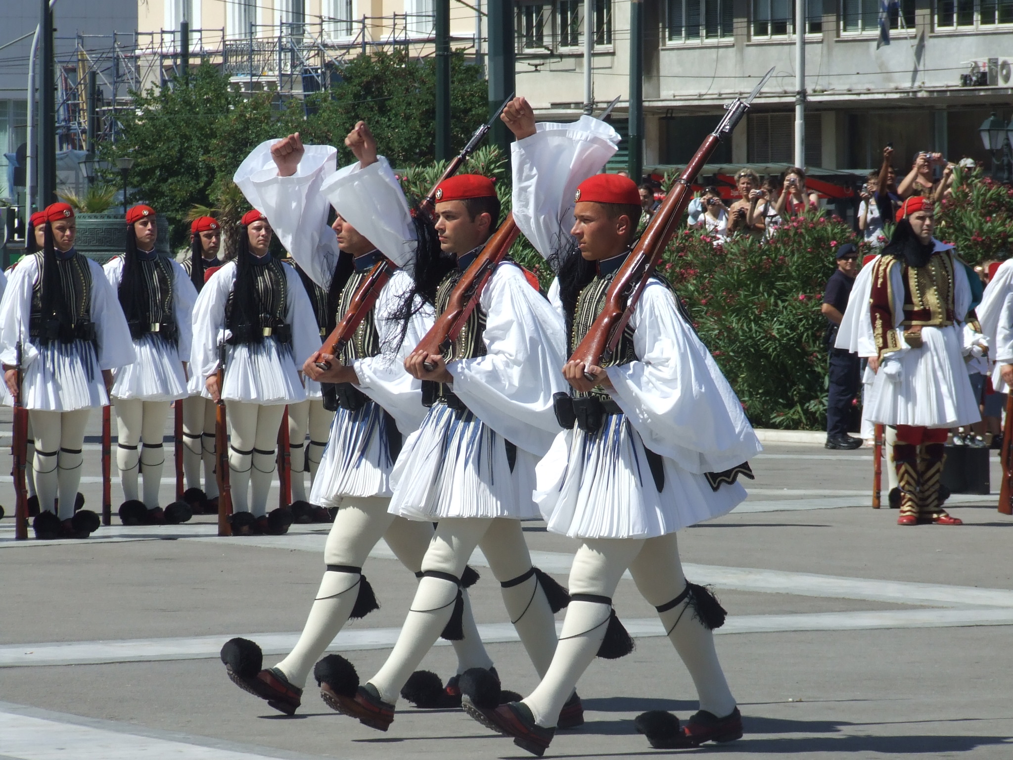 Greek_guard_uniforms_3.jpg